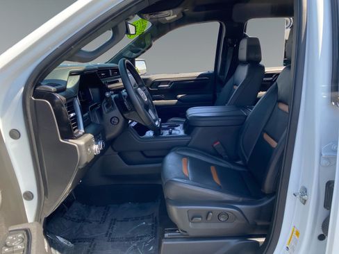 Used 2025 GMC Sierra 1500 AT4 AWD/4WD image 9