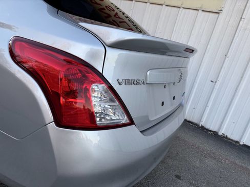 Used 2013 Nissan Versa SV image 10