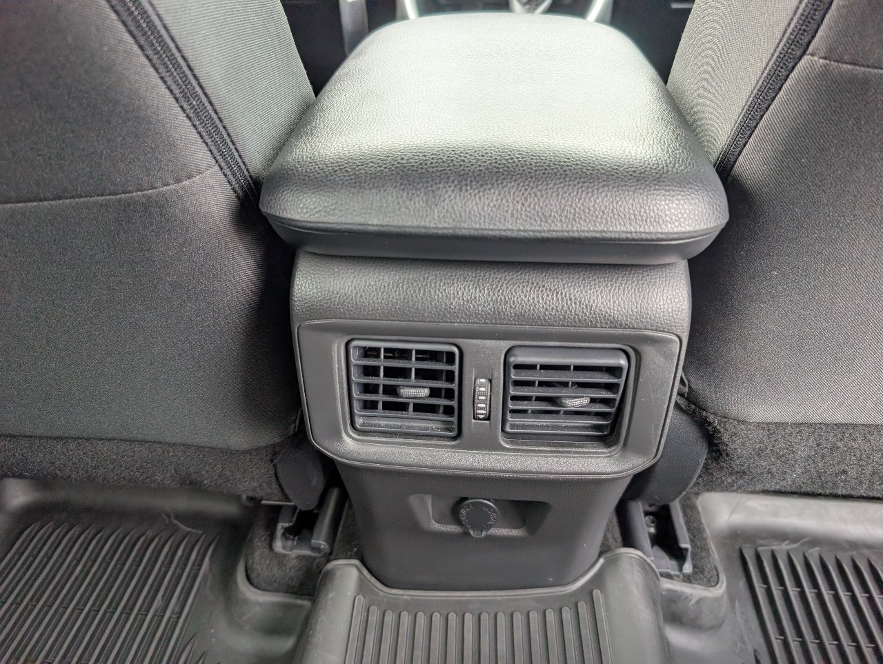 Used 2025 Toyota RAV4 LE FWD image 7