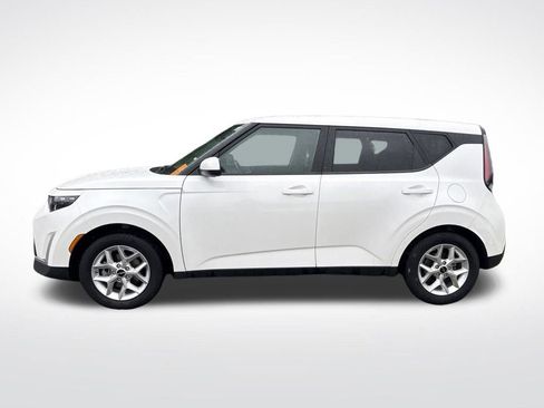 Used 2023 Kia Soul LX w/ LX Technology Package FWD image 14