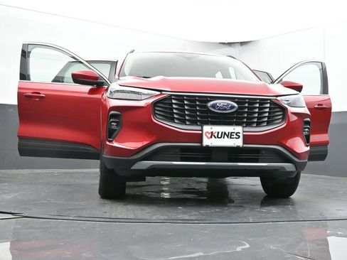 New 2025 Ford Escape SE image 64