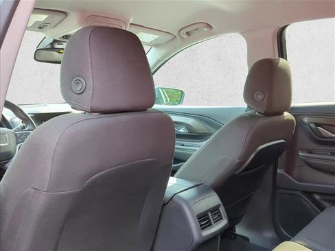 Used 2024 GMC Terrain SLE image 16