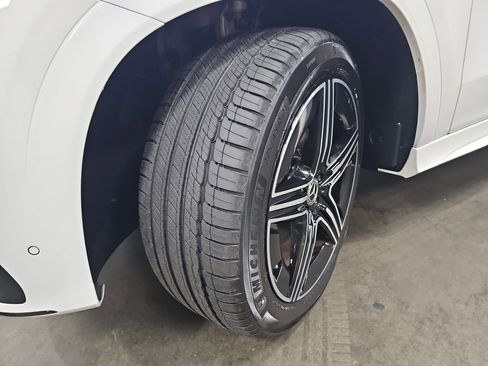 Certified 2024 Mercedes-Benz GLE 580 4MATIC image 34