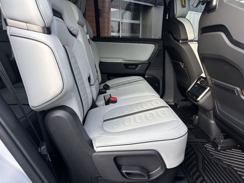 Used 2026 Rivian R1S Adventure AWD/4WD image 19