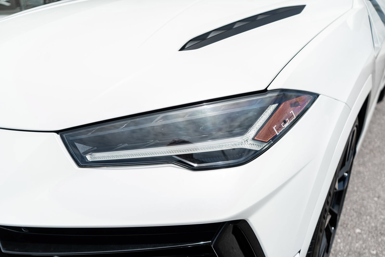Used 2024 Lamborghini Urus S AWD/4WD image 23
