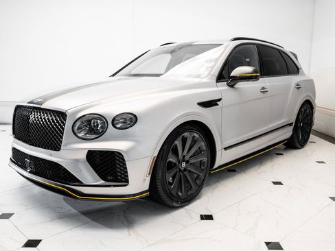 Used 2025 Bentley Bentayga image 9
