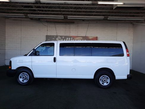 Used 2014 Chevrolet Express 2500 LS image 2