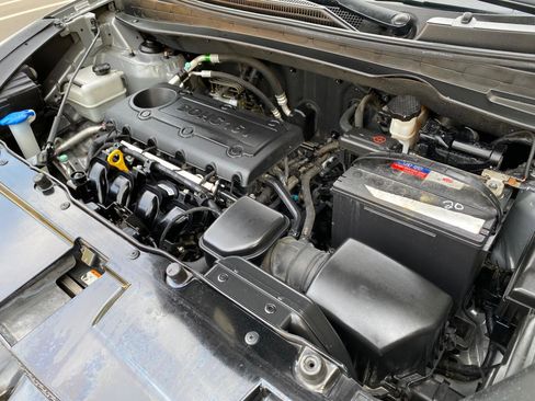 Used 2012 Hyundai Tucson Limited image 17