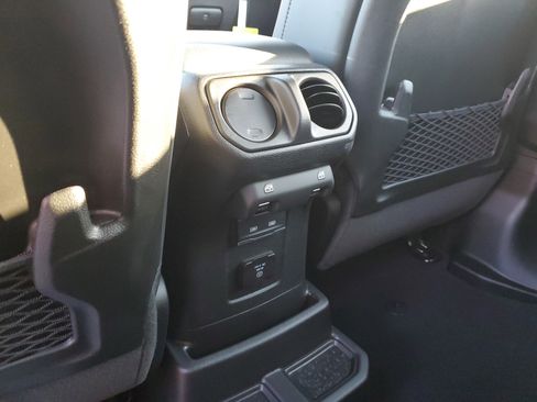 New 2026 Jeep Wrangler Unlimited Rubicon image 12