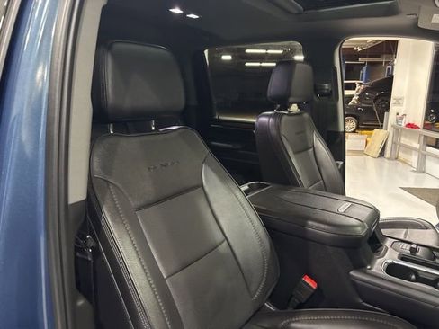 Used 2024 GMC Sierra 2500 Denali w/ Denali Reserve Package AWD/4WD image 38