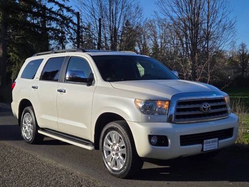 Used 2016 Toyota Sequoia Platinum AWD/4WD image 4