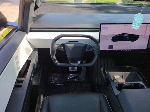 Used 2024 Tesla Cybertruck AWD Crew Cab image 14