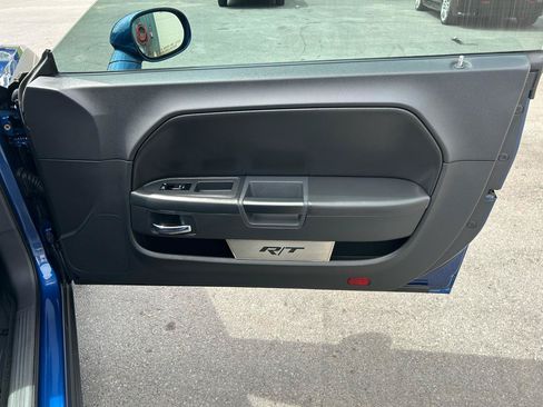 Used 2010 Dodge Challenger R/T RWD image 19