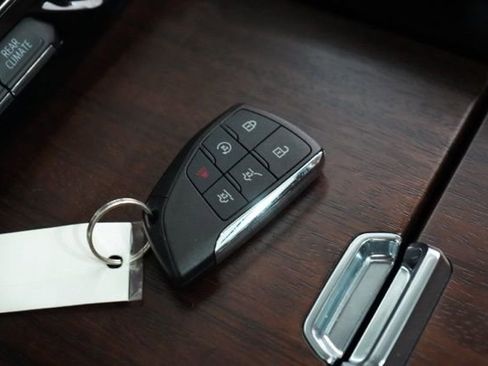 Used 2023 GMC Yukon Denali Ultimate image 39