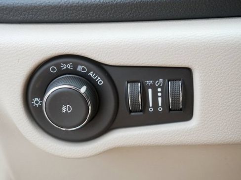 Used 2021 Chrysler Pacifica Limited w/ Premium & Safety Sphere Group AWD/4WD image 25