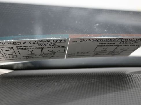 Used 2023 Volkswagen Tiguan SE image 10