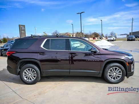 Used 2023 Chevrolet Traverse LT image 6
