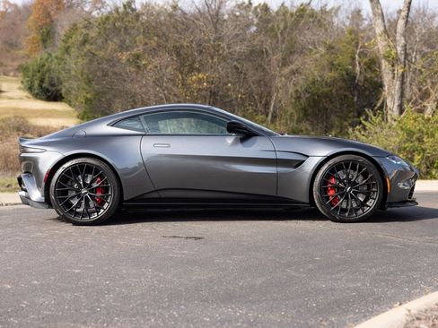 Used 2023 Aston Martin V8 Vantage Coupe image 10