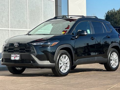 Certified 2026 Toyota Corolla Cross LE image 10