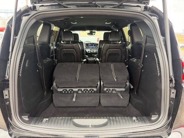 Used 2025 Chrysler Pacifica Select FWD image 43