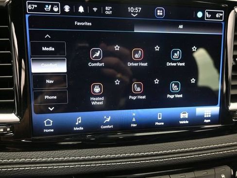 Used 2023 Chrysler Pacifica Limited w/ S Appearance Package FWD image 37