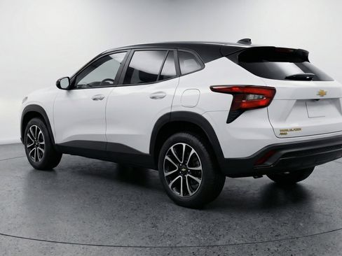 Used 2025 Chevrolet TrailBlazer LT w/ Driver Confidence Package image 6