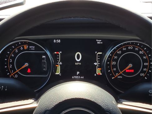 Used 2023 Jeep Gladiator Sport AWD/4WD image 9