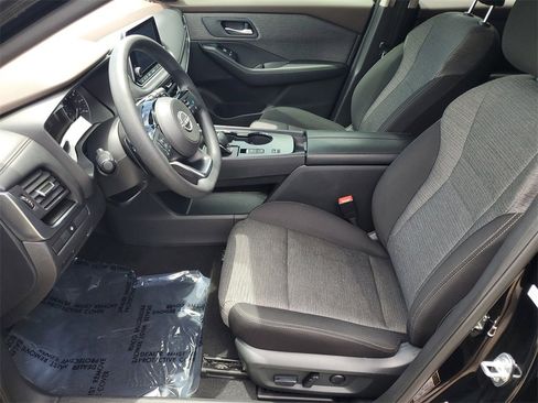 Used 2023 Nissan Rogue SV image 5