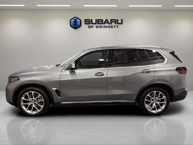 Used 2024 BMW X5 xDrive40i w/ Premium Package AWD/4WD image 2