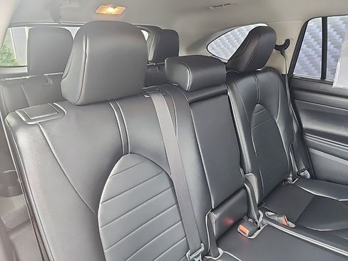 Used 2023 Toyota Highlander L image 25