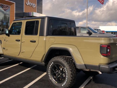 New 2026 Jeep Gladiator Willys image 5