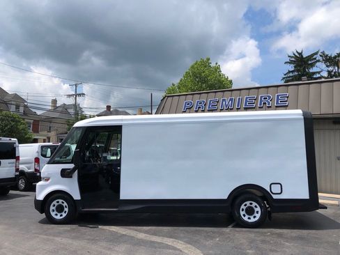 Used 2024 Chevrolet Brightdrop 600 w/ Commercial Equipment Package AWD/4WD image 3