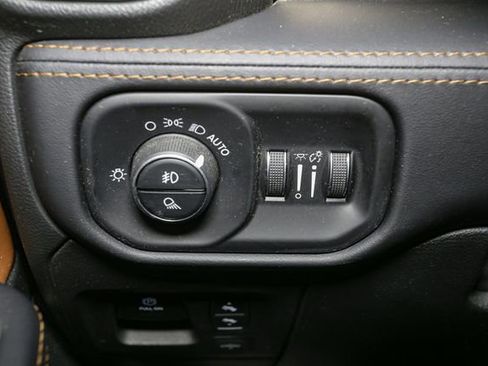 Used 2021 RAM 1500 Limited AWD/4WD image 38