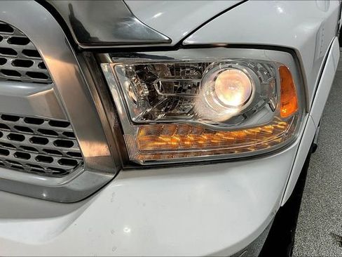 Used 2017 RAM 1500 Laramie w/ Convenience Group AWD/4WD image 34