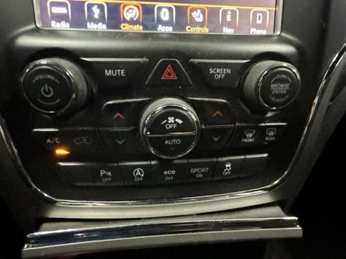 Used 2018 Jeep Grand Cherokee Altitude AWD/4WD image 13