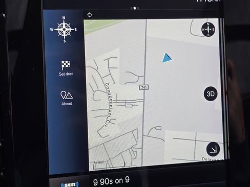 Used 2021 Volvo XC40 T5 Momentum w/ Premium Package image 13