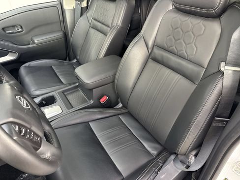 Used 2024 Nissan Frontier SL w/ Technology Package AWD/4WD image 20