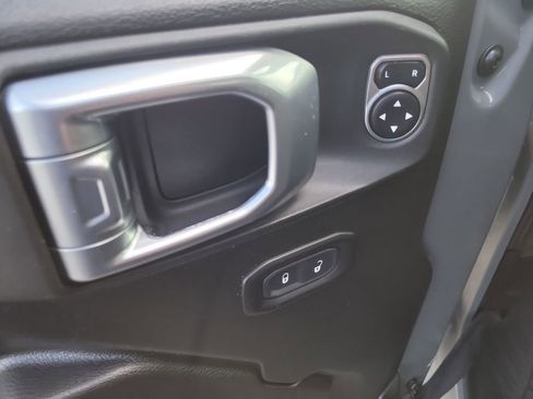 Certified 2022 Jeep Gladiator Sport image 13