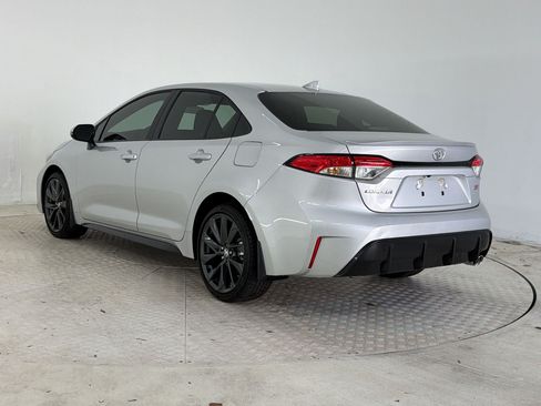 Used 2026 Toyota Corolla SE FWD image 3