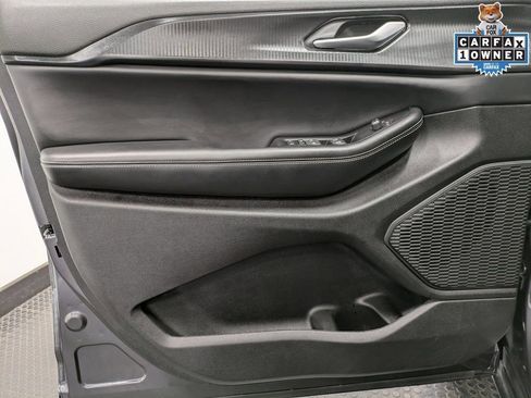 Used 2024 Jeep Grand Cherokee L Altitude image 8