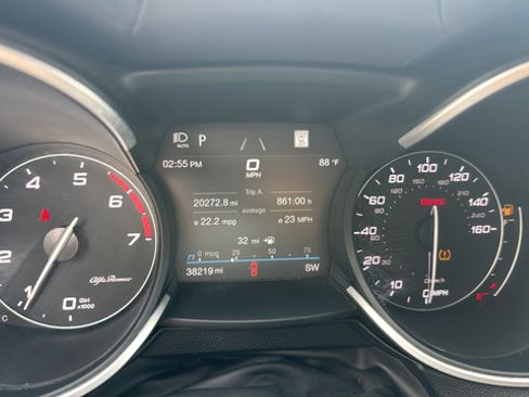 Used 2023 Alfa Romeo Stelvio Ti AWD/4WD image 16