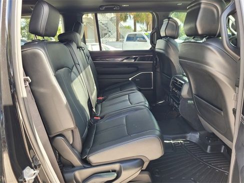 Used 2023 Jeep Wagoneer 4WD w/ Premium Group I image 19