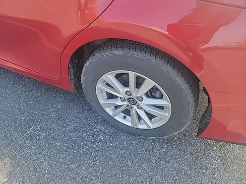 Used 2025 Toyota Camry LE FWD image 5