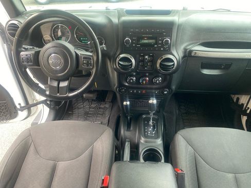 Used 2018 Jeep Wrangler Unlimited Sport S AWD/4WD image 19