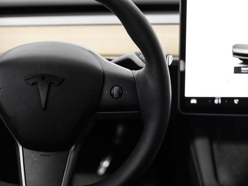 Used 2023 Tesla Model Y Long Range image 25