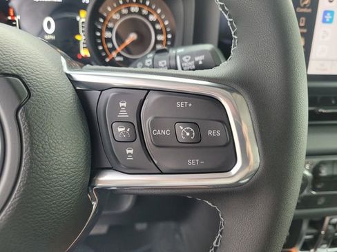New 2026 Jeep Wrangler Unlimited Sahara AWD/4WD image 32