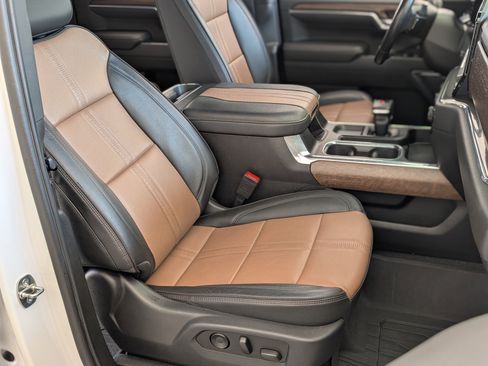 Used 2023 Chevrolet Silverado 1500 High Country w/ Technology Package RWD image 20