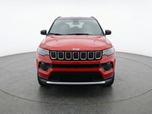 Used 2025 Jeep Compass Limited AWD/4WD image 2