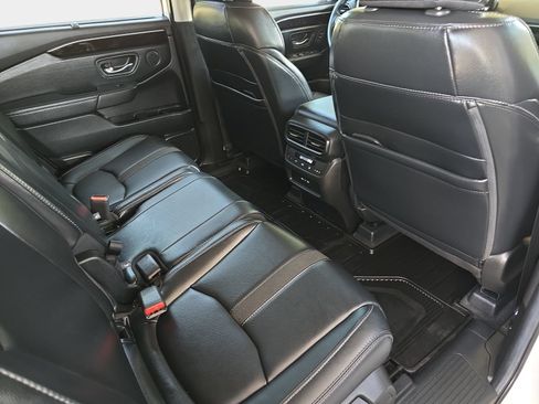 Certified 2025 Honda Pilot EX-L image 11