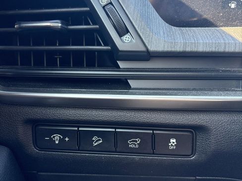 Used 2023 Kia Telluride EX w/ EX Captain's Chair Package image 8